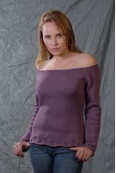 Sweater with buttonhole neck and crochet spray made with cotton