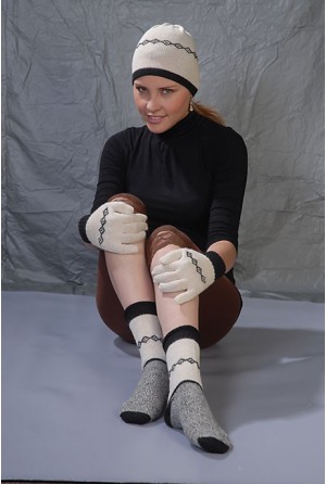 White gloves with black ethnic shapes