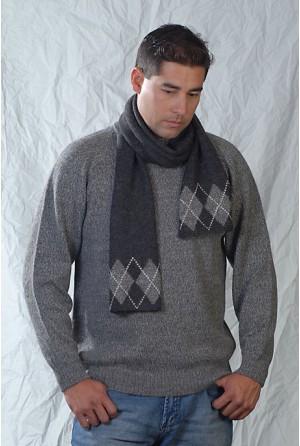 Scarf with rhombs for man