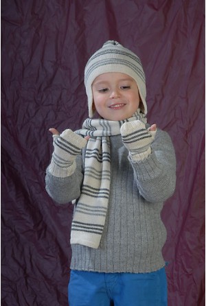 Striped mittens for boy